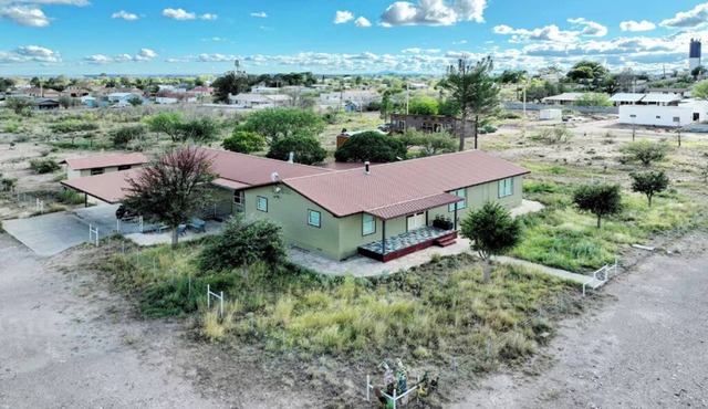 Expansive Marfa Views: 3-Bedroom, 2-Bath Home with spacious patios and views in Marfa