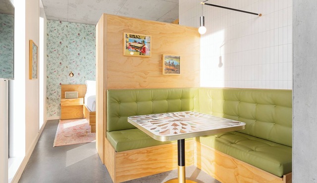 Experience Soothing Moments & Luxury! Dog-friendly, City View, Near Kealing Park