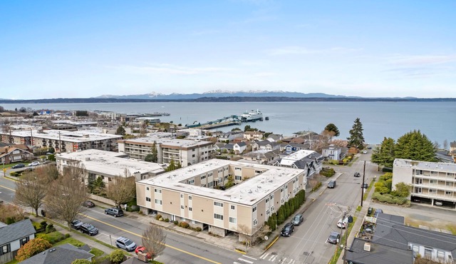 Experiencing Edmonds, In the Heart of it All! in Edmonds