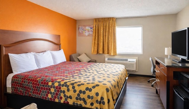 Express Inn & Suites San Antonio Near Sea World Medical Center