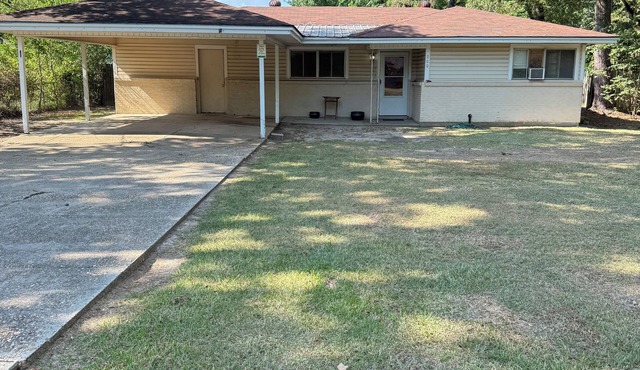 Fabulous 4-bedroom house extra parking off I-20 West Monroe