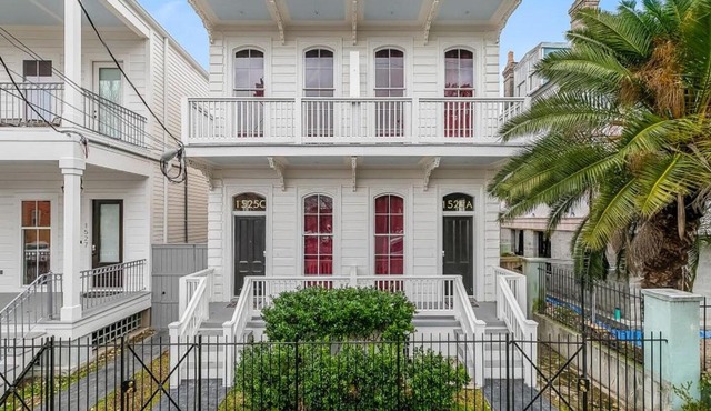 Fabulous Cottages with City Views