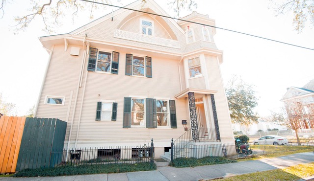 ⚜ FAIRYTALE HISTORIC UPTOWN VICTORIAN CHATEAU ⚜