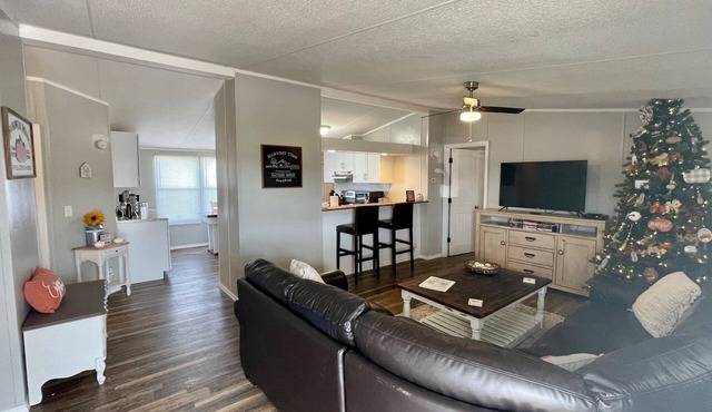 "Fall in Love" Retreat less than 10 minutes from Lake Texoma and Choctaw Casino