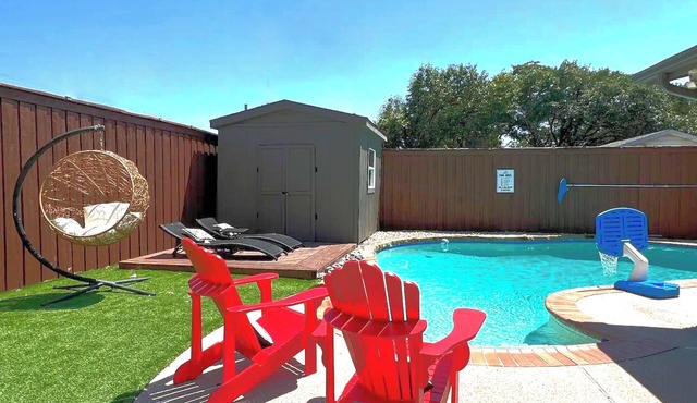Family & Large Group - Backyard Heaven, Game room, Mini Golf, Private Pool
