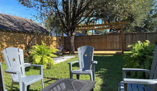 FIFA stay - 10 mins to NRG stadium & MED center - High Speed WiFi - Patio Grill