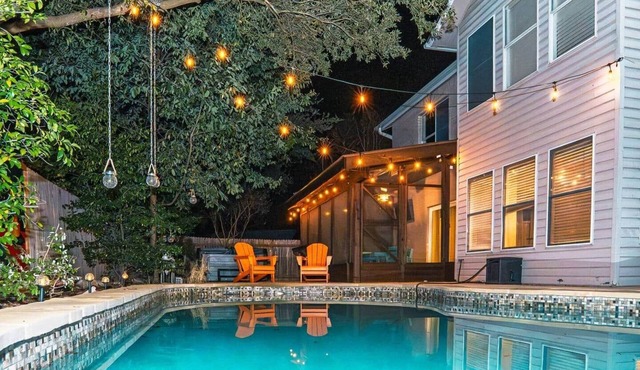 Firefly Oasis: Luxury Pool, Hot Tub, Near Austin