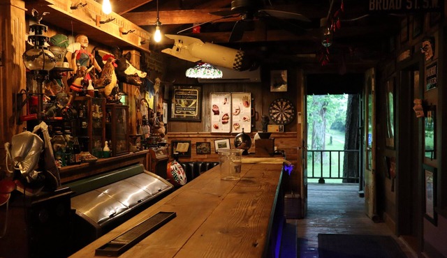 ★ Folk Art HonkyTonk Museum - Pvt brm & full bath ★