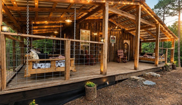 Forested Family Cabin, Pet Friendly, Nearby waterfalls and hiking trails.