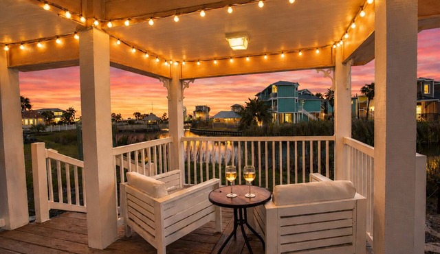 Four Winds | Pond Views + Coastal Charm!