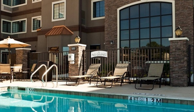 Free Breakfast Buffet + Outdoor Pool | Comfy Suite