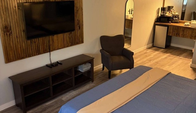 Freshly remodeled 205 King Jacuzzi Suite