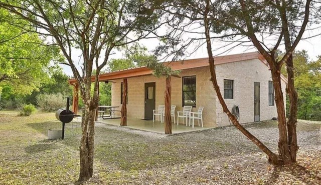 Frio Acres Cabin # 2 in Concan