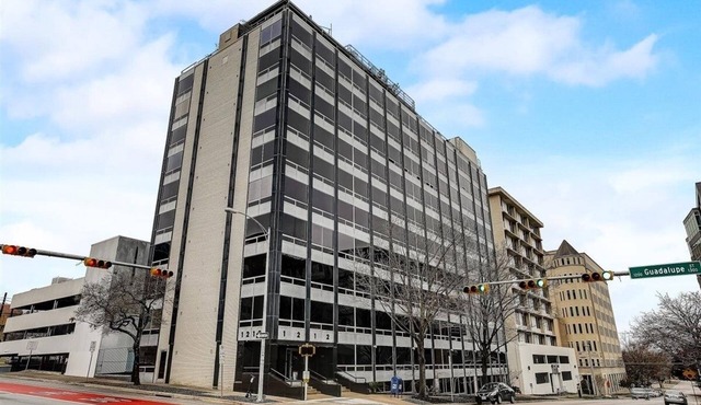 Fully furnished all inclusive unit in Downtown