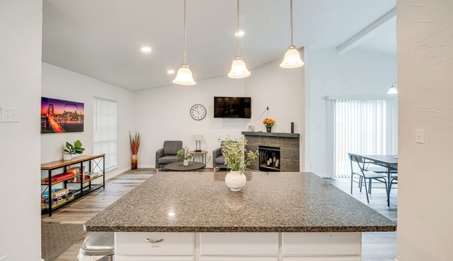 Game Room & Pool: Family Home in The Colony!