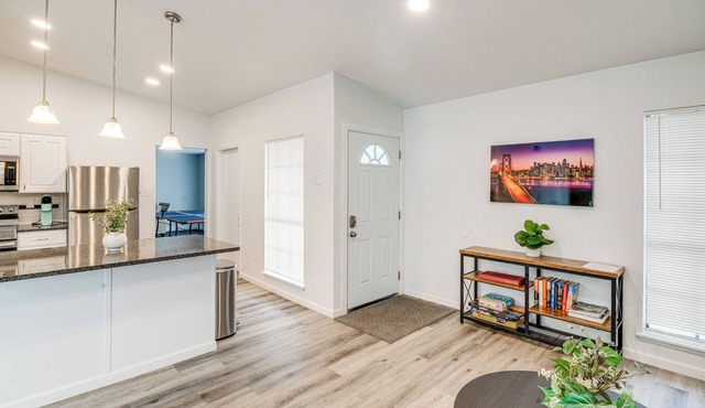 Game Room & Pool: Family Home in The Colony!