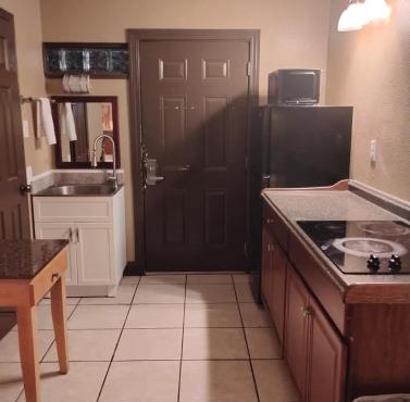 Gated 2 Double Bed Studio with Full Kitchen 116