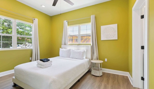 Geaux Tigers! - 1BD Apartment, Ground Floor