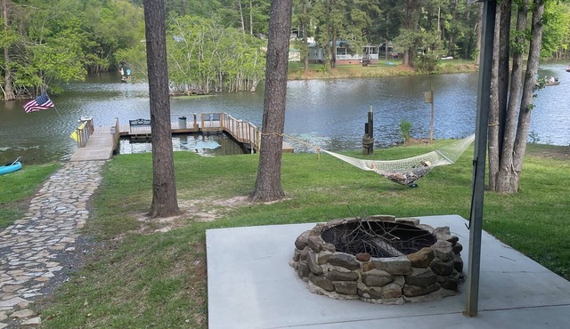 Gilligan’s Waterfront Retreat –With Dock-Peaceful-Fish, Grill & Relax
