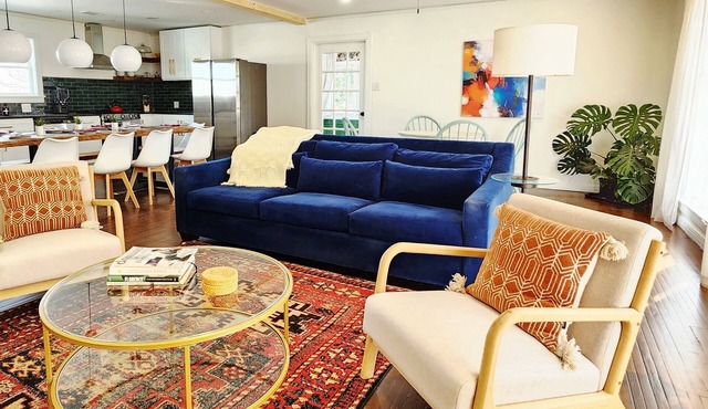 Glam Country Escape-Dedicated Sunny Workspace, 15 min from LR, W/D