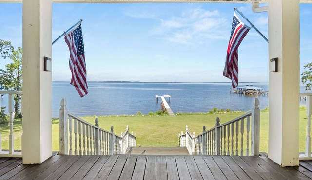 Glen Oaks Lakeside Lodge-Spacious 5-bedroom-Near Pleasure Point-Big Views