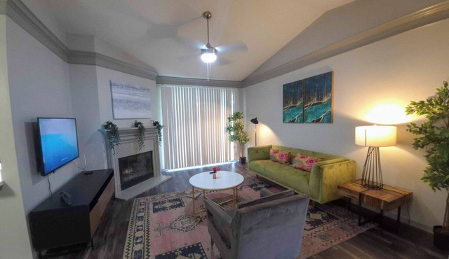Gorgeous 2BR next to the Domain dn3y