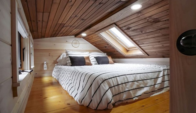 Gorgeous Cedar Tiny House for a Unique Pet-Friendly Getaway in Chester, Vermont in Chester
