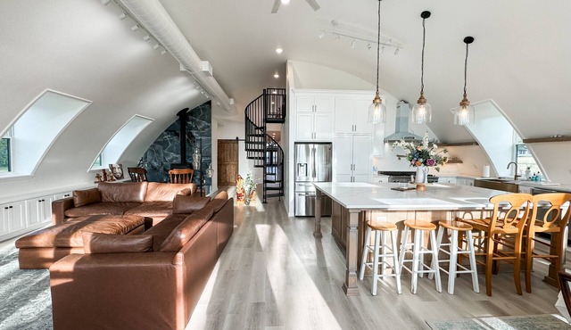 Gorgeous Luxury Quonset with country views - Perfect for the Solar Eclipse