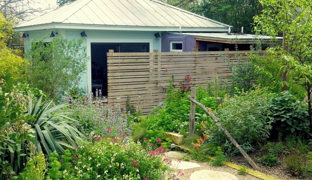 Gorgeous Zilker Guesthouse + Stunning Garden + Private Patio