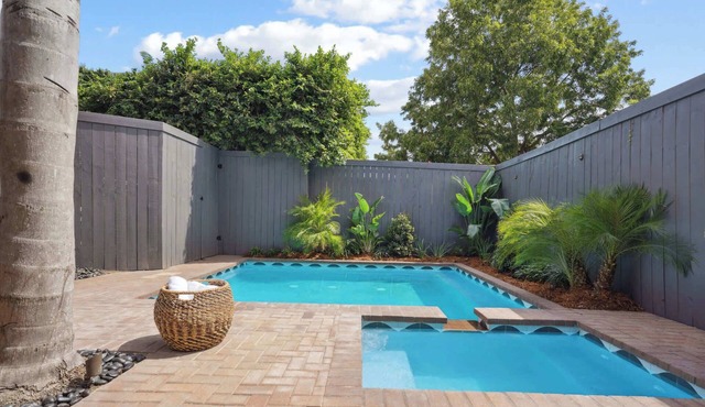 Grand 10BR NOLA Retreat, Dual Heated Pools & Spas