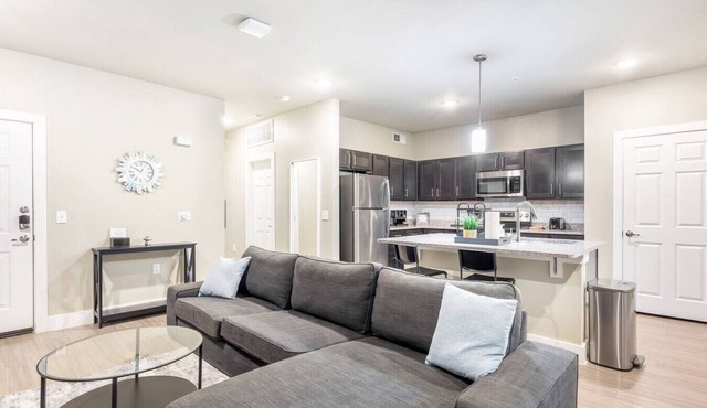 Grand Prairie 1BR | IKEA, Epic Waters, Bass Pro