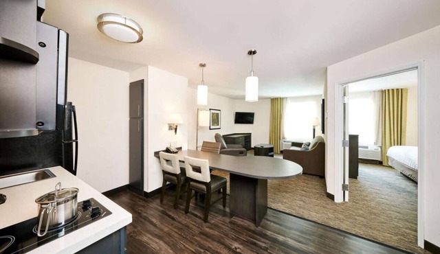 Great Choice! 2 Pet-friendly Units, Full Kitchen, Onsite Parking