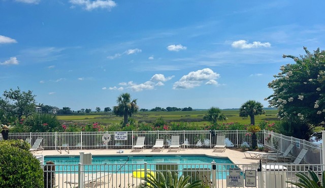 Great summer rates, Location, Views, Convenience.Golf/Pool/Fitness/Biking in Saint Simons Island