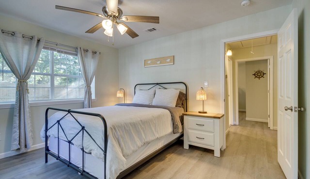 Gulfport Getaway w/Fire Pit & Rv/trailer Parking