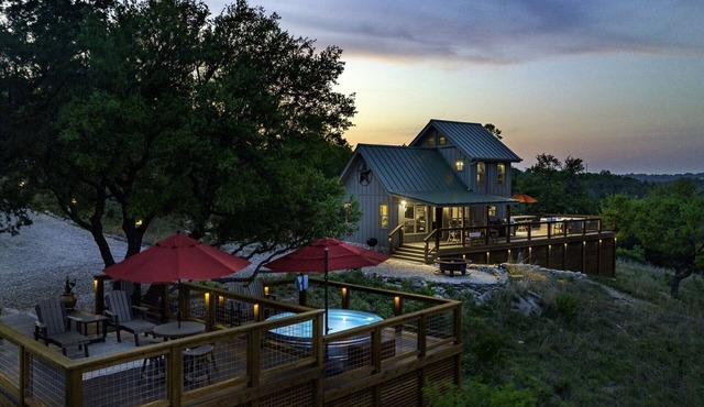 GWR-Private-AmazingHillTopViews-57 Acre-Hot Tub-Stars-Fire Pit-Pool-Wildlife