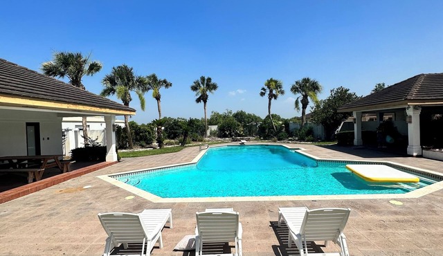 Hacienda Hideaway in the Heart of Town