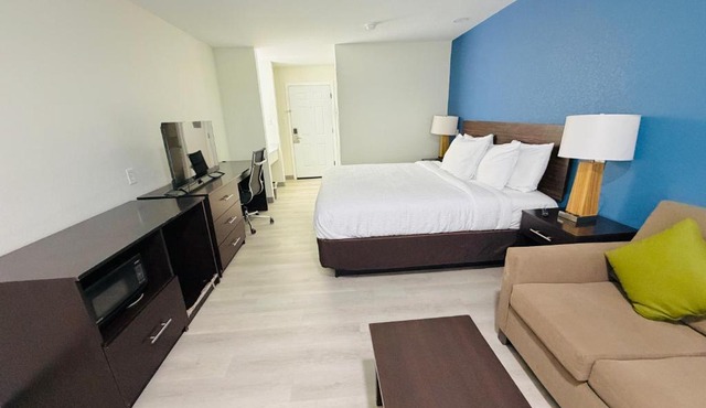 Hallmark Inn & Suites Newly Renovated Rooms San Antonio Northeast