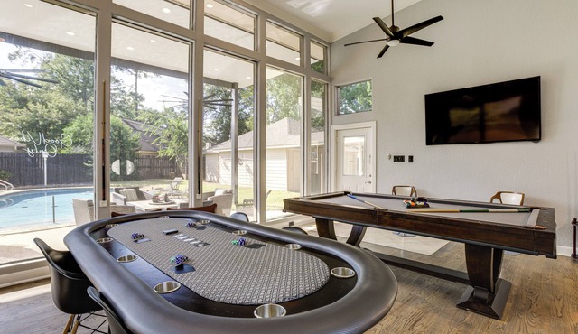 Heated Pool, Hot Tub, Game Room: Houston Group Gem