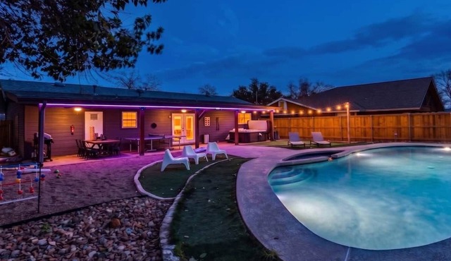 Heated Pool/Spa/MiniGolf/Cornhole/Downtown/Domain