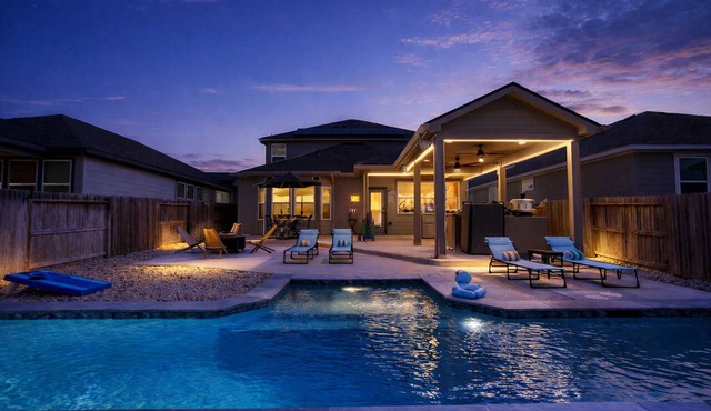 Heated Pool-Theater-Outdoor Kitchen-2500 sq ft Of Fun!-New Listing! Upscale Area