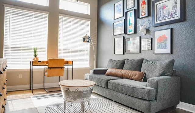 Helotes Serenity-Luxury 3bed/2.5 bath 2300 sq foot