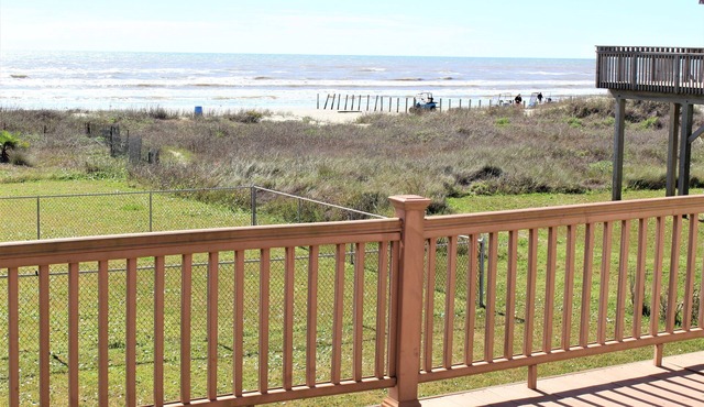 "Hermosa” - Sea Isle with Beachfront Gulf View, kayaks, Pool and Dog friendly