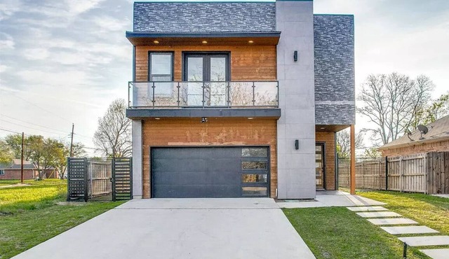 HGTV’s House Hunters Dream: 4BR with Poker Table and Firepit