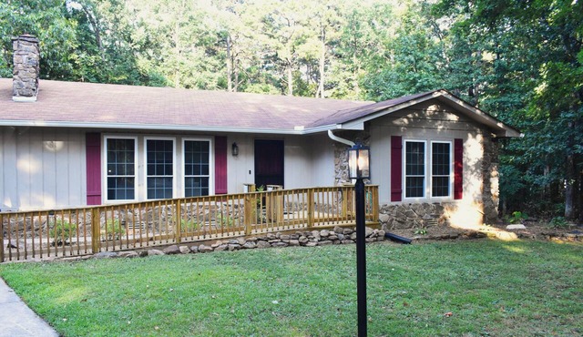 Hidden Gem - Peaceful and Relaxing Getaway Cozy 3-bedroom house