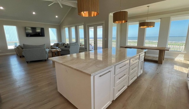High Tides - Beachfront - Island Realty