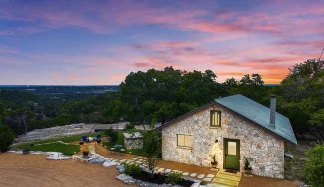 Hill Country views, beautiful sunsets, private, and natural wildlife.