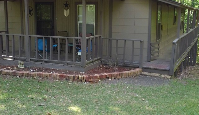 HILLSIDE HIDEAWAY.. a peaceful place to relax and enjoy yourself and family.