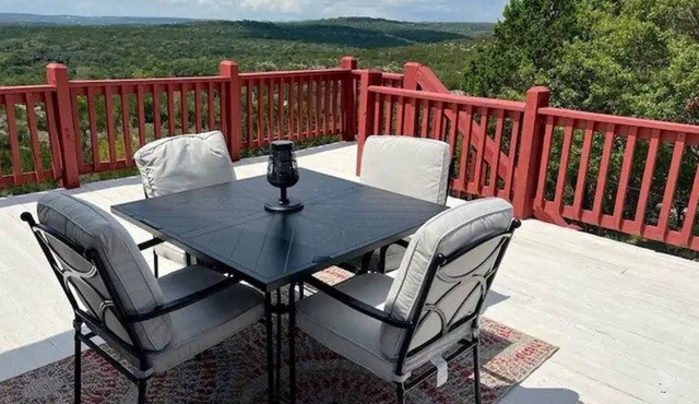 Hilltop/2Kingbeds/Wi-Fi/Sleeps7/Jacuzzi/TerraceDine/Entire2br2baHome/4acres/Pets