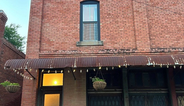 Historic 1912 Loft in charming, small-town Forreston