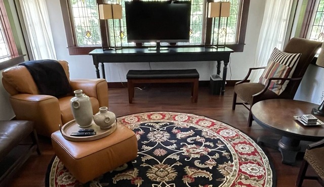 Historic Dallas Private Retreat Near Downtown!